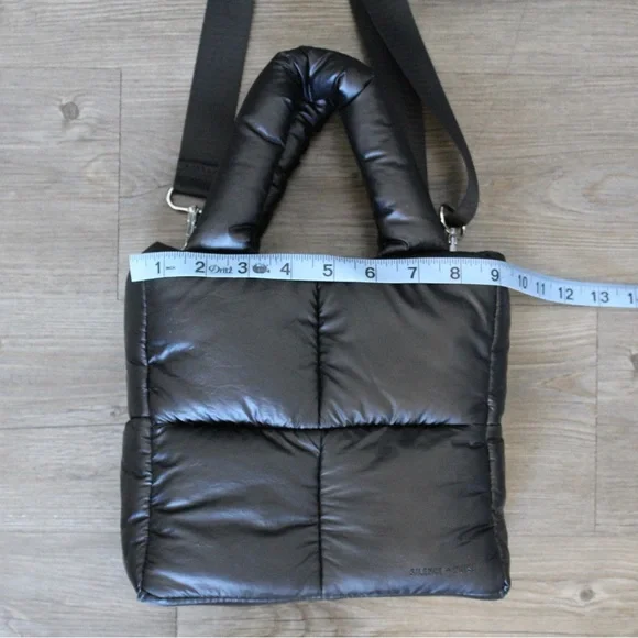 Urban Outfitters Silence + Noise black quilted mini puffer bag - Picture 7 of 7